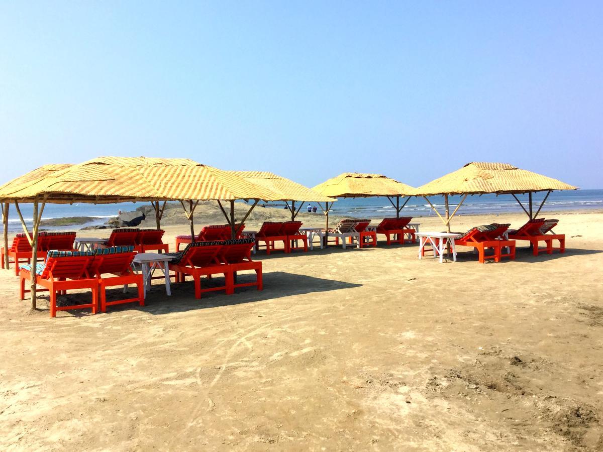 Morjim Queen Beach Resort Екстер'єр фото