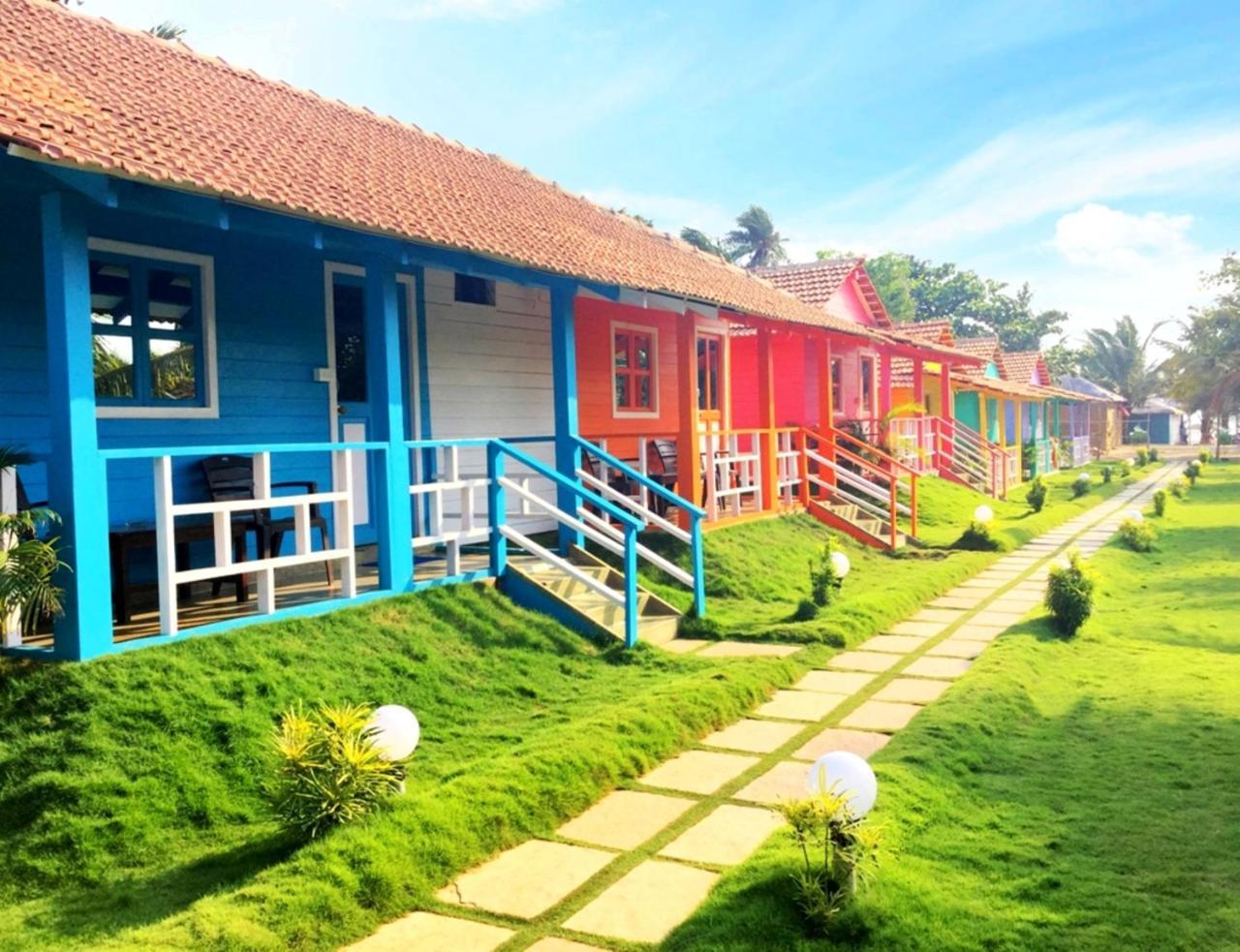 Morjim Queen Beach Resort Екстер'єр фото