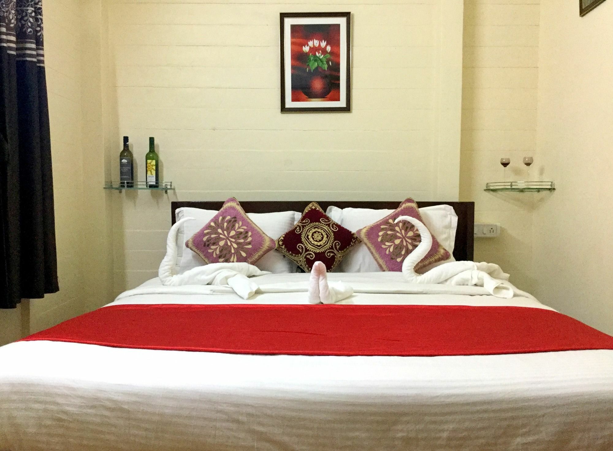 Morjim Queen Beach Resort Екстер'єр фото