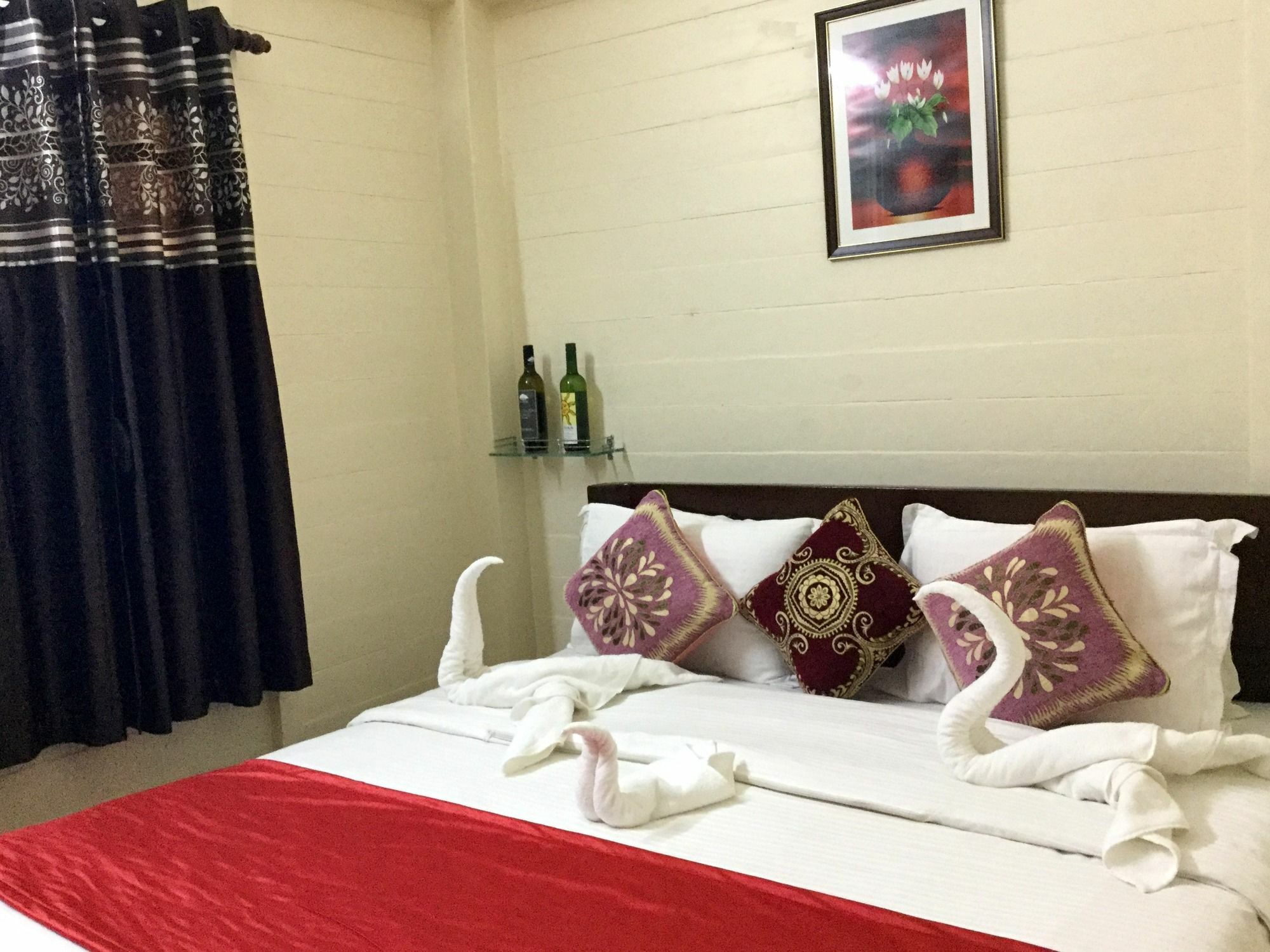 Morjim Queen Beach Resort Екстер'єр фото